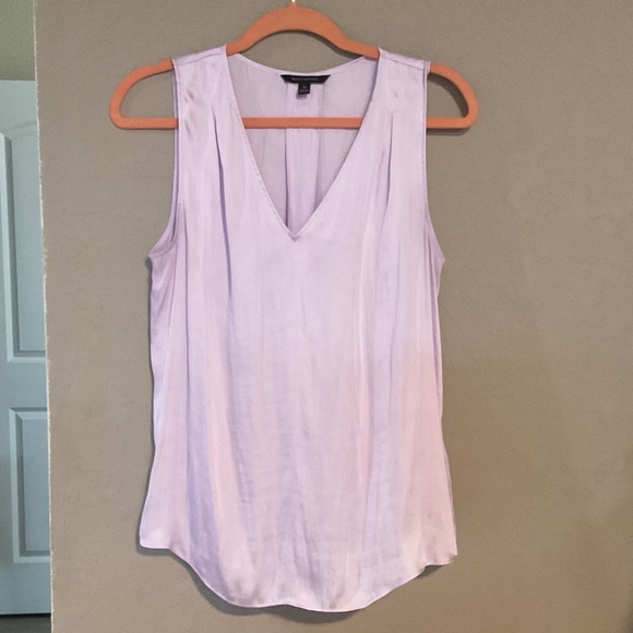 Banana republic V NECK TANK top ….LIKE NEW SIZE 6-8 - Picture 1 of 4